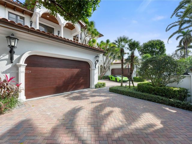 Home for sale at 76 Royal Palm Dr - photo 5256280