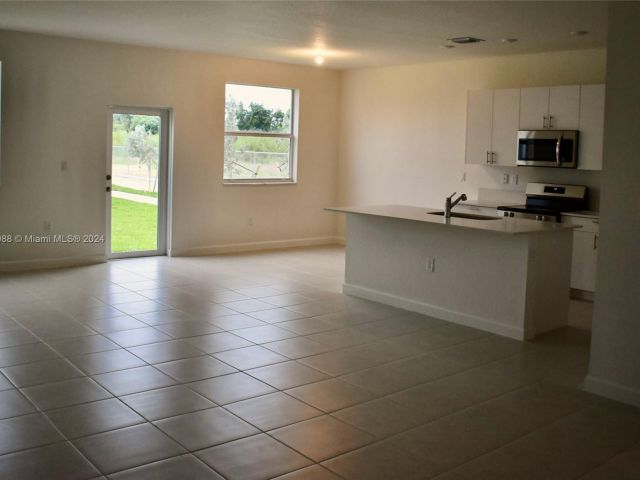 Home for rent at 14894 SW 163rd st 14894 - photo 4875328