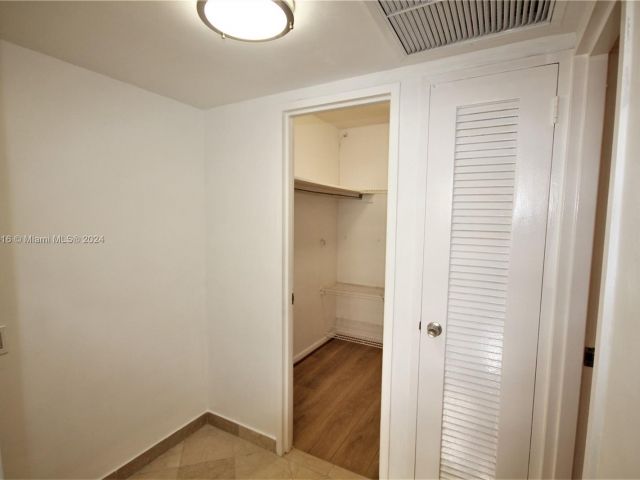 Apartment for sale  Unit #401 - photo 4855991