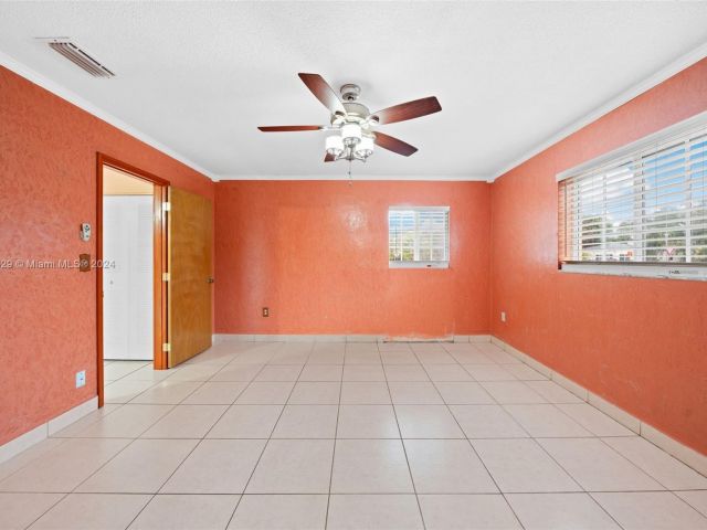Home for sale at 1900 SW 24th St - photo 4856697
