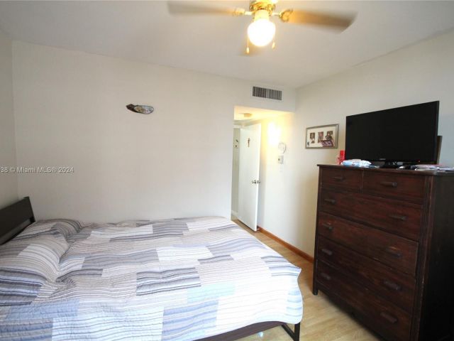 Apartment for sale  Unit #603 - photo 4858438