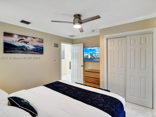 5-bedroom home for rent in Hollywood - 5500 Cleveland St - MondialRealty