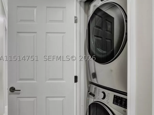 5-bedroom home for rent in Hollywood - 5500 Cleveland St - MondialRealty