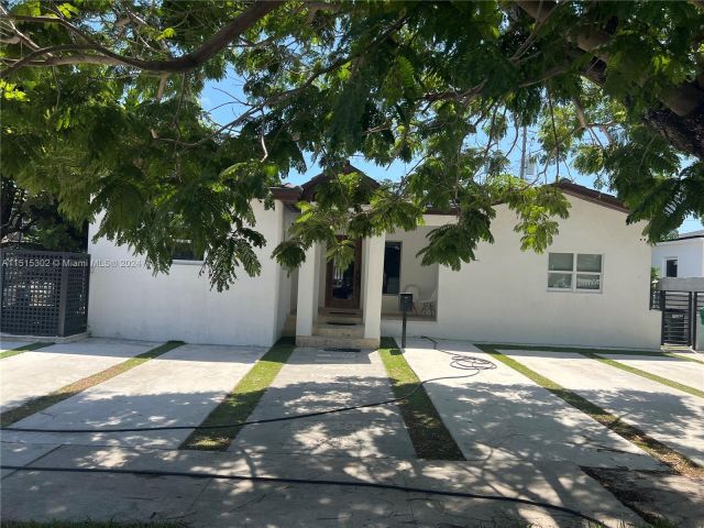 Home for sale at 2100 SW 15th St - photo 4868391