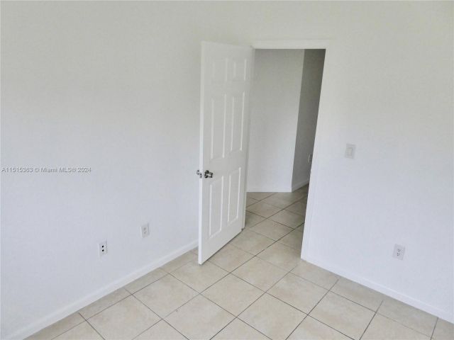 Home for rent at 1540 NW 45th St 1-4 - photo 4869118