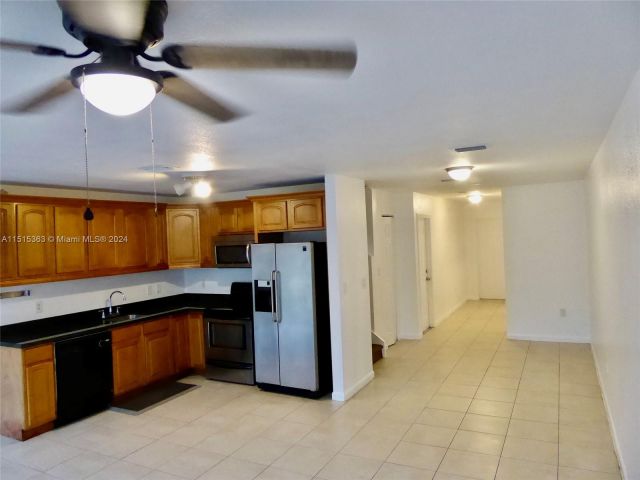 Home for rent at 1540 NW 45th St 1-4 - photo 4869123