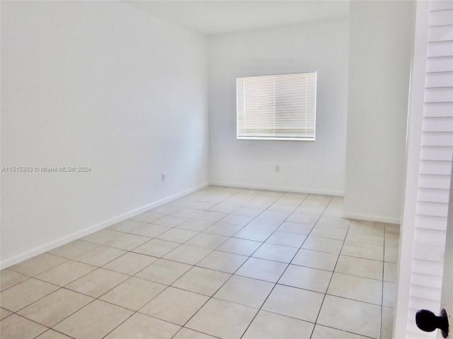 Home for rent at 1540 NW 45th St 1-4 - photo 4869129