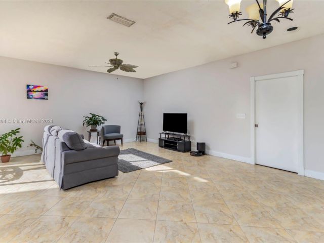 Home for sale at 17946 SW 10th Ln 17946 - photo 5060613