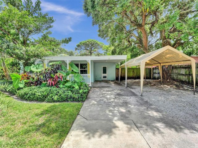 Home for sale at 1820 SW 11 Ct - photo 4878807