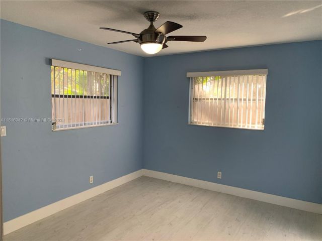 Home for rent at 107 SW 19th Ave 107 - photo 4874729