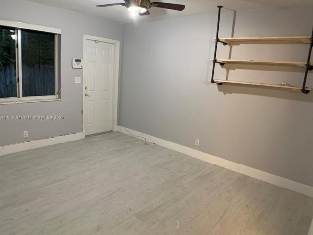 Home for rent at 107 SW 19th Ave 107 - photo 4874731