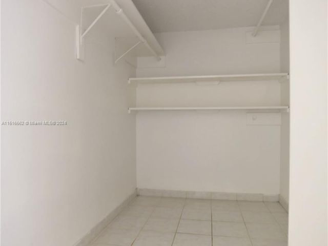Apartment for sale  Unit #523 - photo 4878766