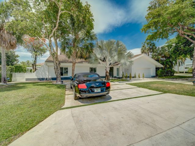 Home for sale at 9473 NW 49th Doral Ln - photo 4880113