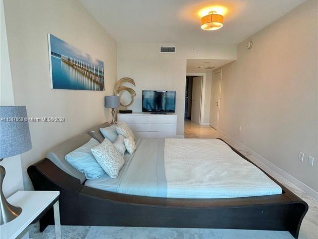 Home for rent at 200 Biscayne Boulevard Way 1107 - photo 4880371
