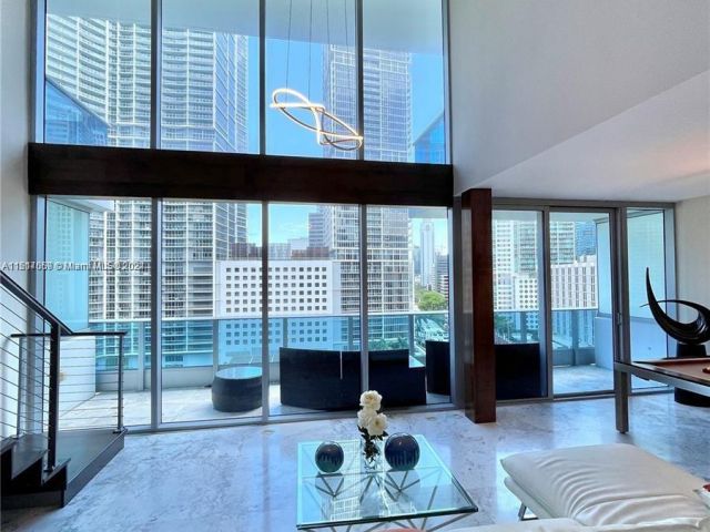 Home for rent at 200 Biscayne Boulevard Way 1107 - photo 4880373