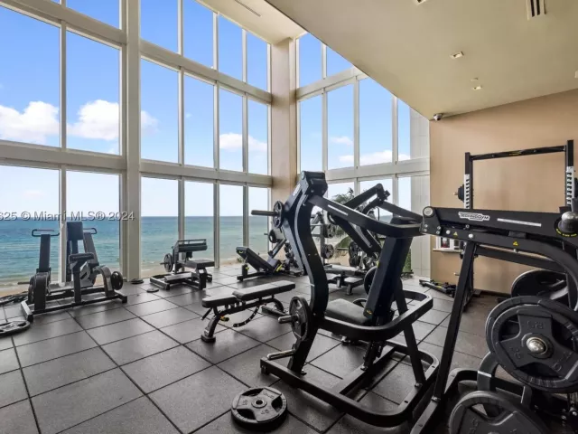 2-bedroom condo for rent in Hallandale Beach - 1830 S OCEAN DR UP5010 - MondialRealty