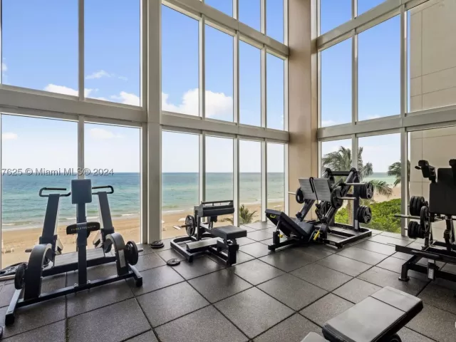 2-bedroom condo for rent in Hallandale Beach - 1830 S OCEAN DR UP5010 - MondialRealty