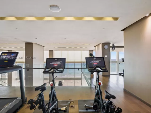 2-bedroom condo for rent in Hallandale Beach - 1830 S OCEAN DR UP5010 - MondialRealty
