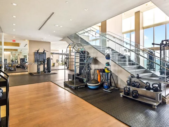 2-bedroom condo for rent in Hallandale Beach - 1830 S OCEAN DR UP5010 - MondialRealty