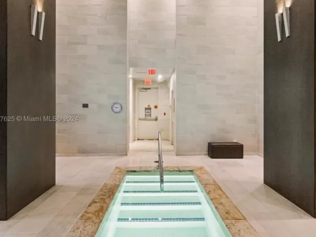 2-bedroom condo for rent in Hallandale Beach - 1830 S OCEAN DR UP5010 - MondialRealty
