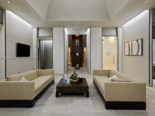 2-bedroom condo for rent in Hallandale Beach - 1830 S OCEAN DR UP5010 - MondialRealty