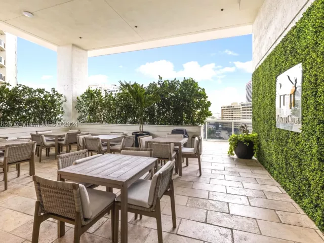 2-bedroom condo for rent in Hallandale Beach - 1830 S OCEAN DR UP5010 - MondialRealty
