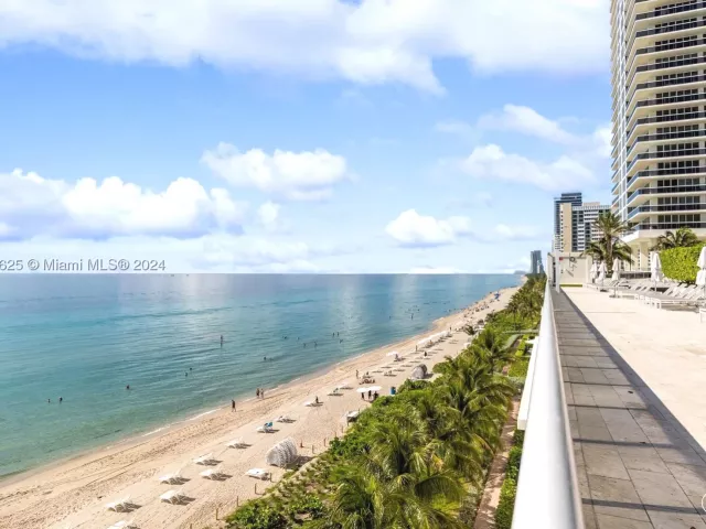 2-bedroom condo for rent in Hallandale Beach - 1830 S OCEAN DR UP5010 - MondialRealty
