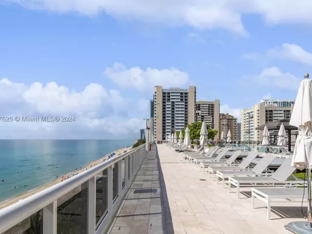 2-bedroom condo for rent in Hallandale Beach - 1830 S OCEAN DR UP5010 - MondialRealty