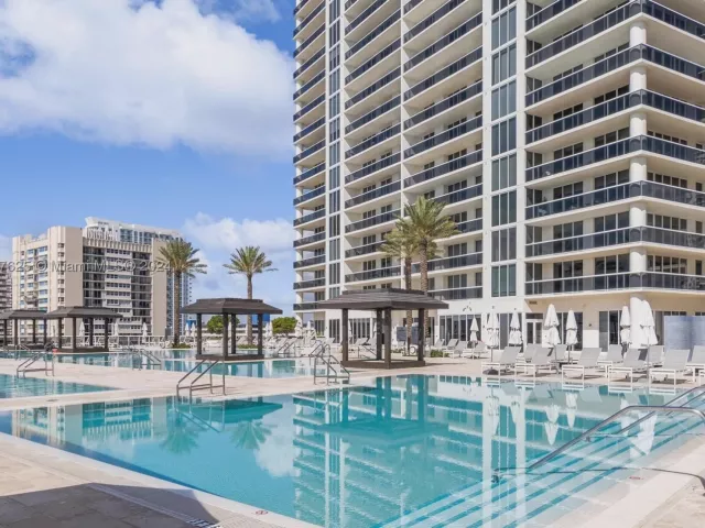 2-bedroom condo for rent in Hallandale Beach - 1830 S OCEAN DR UP5010 - MondialRealty