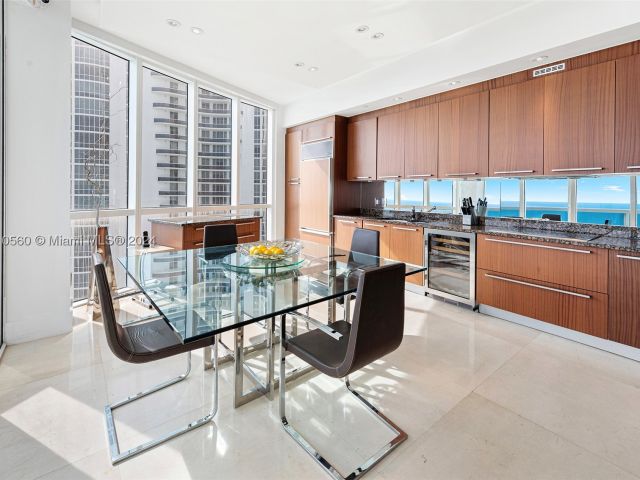 3-bedroom condo for sale in Sunny Isles Beach - 15901 Collins Ave 2801 - MondialRealty