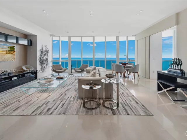 3-bedroom condo for sale in Sunny Isles Beach - 15901 Collins Ave 2801 - MondialRealty