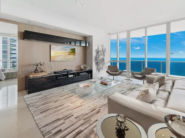 3-bedroom condo for sale in Sunny Isles Beach - 15901 Collins Ave 2801 - MondialRealty