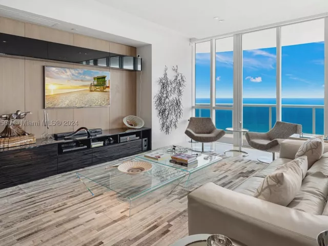 3-bedroom condo for sale in Sunny Isles Beach - 15901 Collins Ave 2801 - MondialRealty