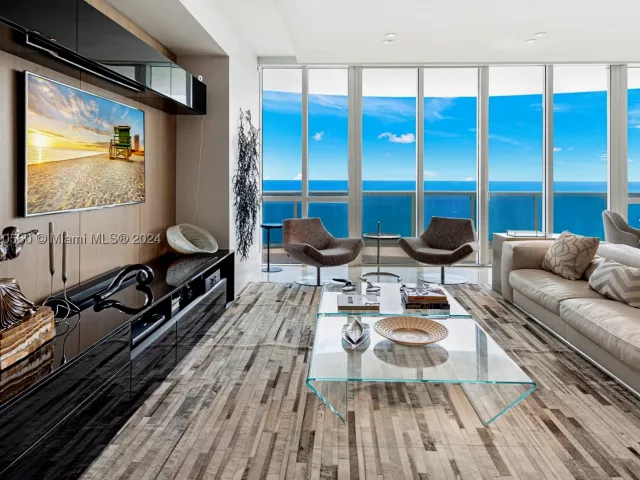 3-bedroom condo for sale in Sunny Isles Beach - 15901 Collins Ave 2801 - MondialRealty