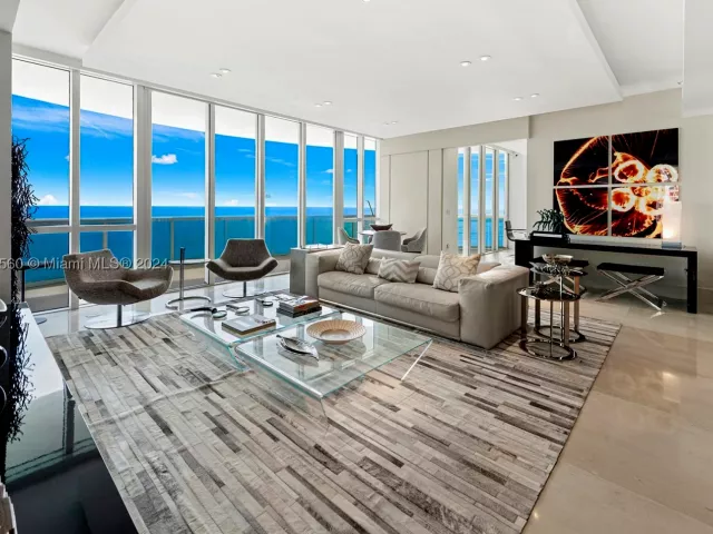 3-bedroom condo for sale in Sunny Isles Beach - 15901 Collins Ave 2801 - MondialRealty