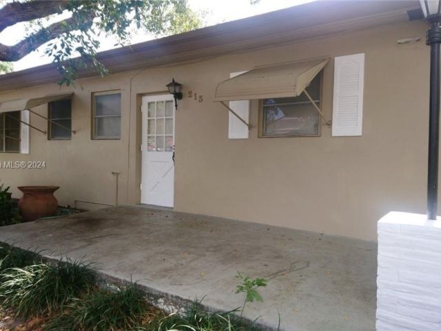 Home for rent at 213 SW 5th St 0 - photo 4990408