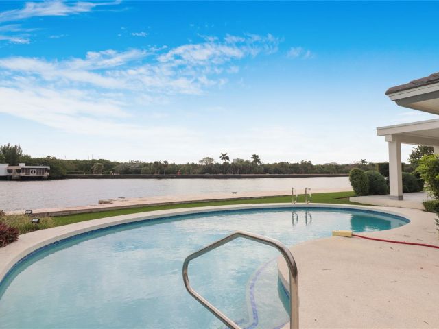 Home for sale at 2120 Intracoastal Dr - photo 4893817