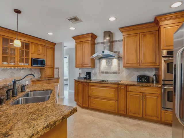 4-bedroom home for rent in Fort Lauderdale - 4710 NE 18th Ter - MondialRealty