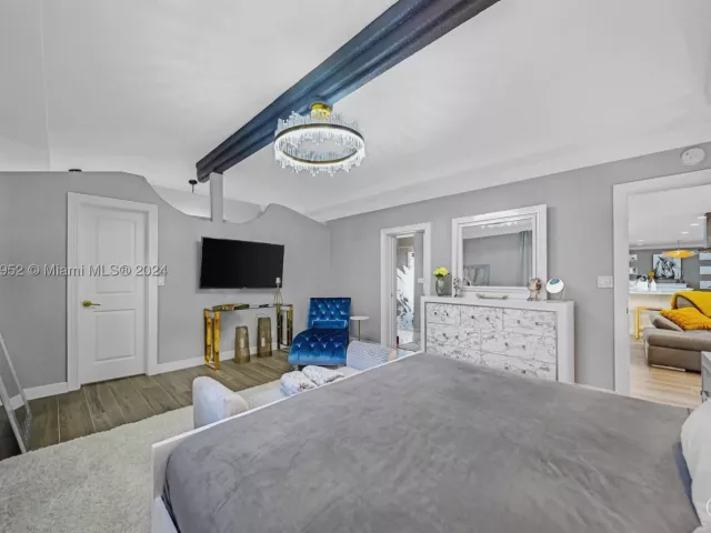 3-bedroom home for rent in Fort Lauderdale - 5801 NE 18th Ter - MondialRealty