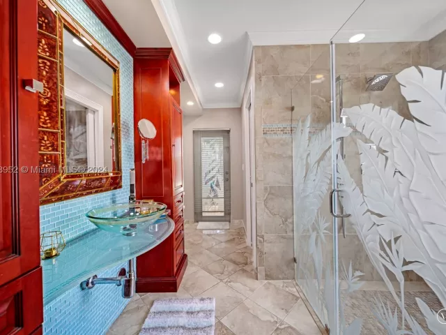3-bedroom home for rent in Fort Lauderdale - 5801 NE 18th Ter - MondialRealty