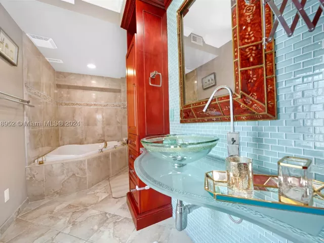 3-bedroom home for rent in Fort Lauderdale - 5801 NE 18th Ter - MondialRealty