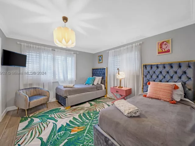 3-bedroom home for rent in Fort Lauderdale - 5801 NE 18th Ter - MondialRealty