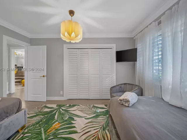 3-bedroom home for rent in Fort Lauderdale - 5801 NE 18th Ter - MondialRealty