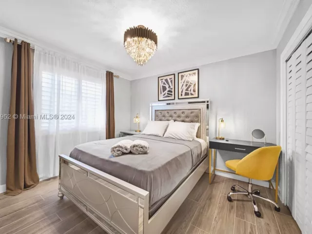 3-bedroom home for rent in Fort Lauderdale - 5801 NE 18th Ter - MondialRealty