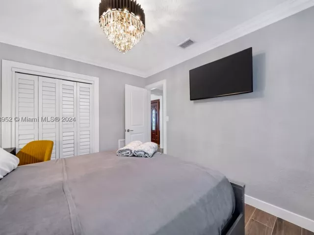 3-bedroom home for rent in Fort Lauderdale - 5801 NE 18th Ter - MondialRealty