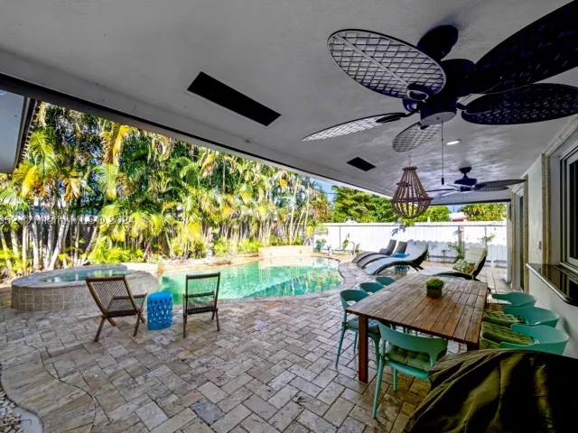 3-bedroom home for rent in Fort Lauderdale - 5801 NE 18th Ter - MondialRealty