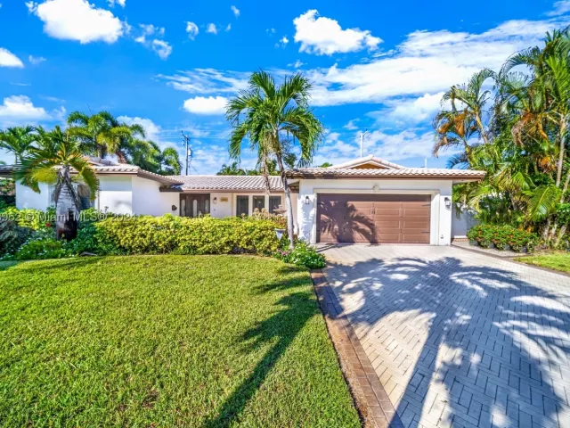 3-bedroom home for rent in Fort Lauderdale - 5801 NE 18th Ter - MondialRealty