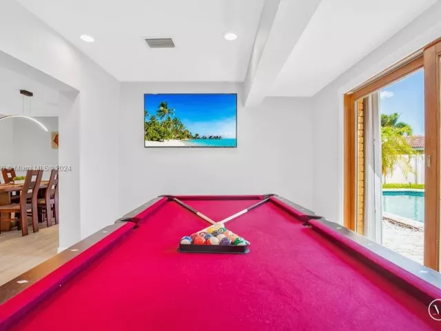 4-bedroom home for rent in Fort Lauderdale - 5320 NE 16th Ter - MondialRealty