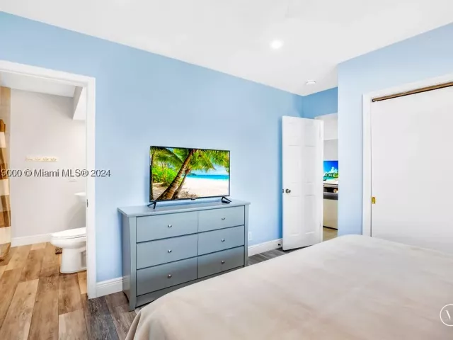 4-bedroom home for rent in Fort Lauderdale - 5320 NE 16th Ter - MondialRealty