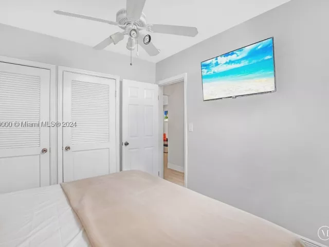 4-bedroom home for rent in Fort Lauderdale - 5320 NE 16th Ter - MondialRealty